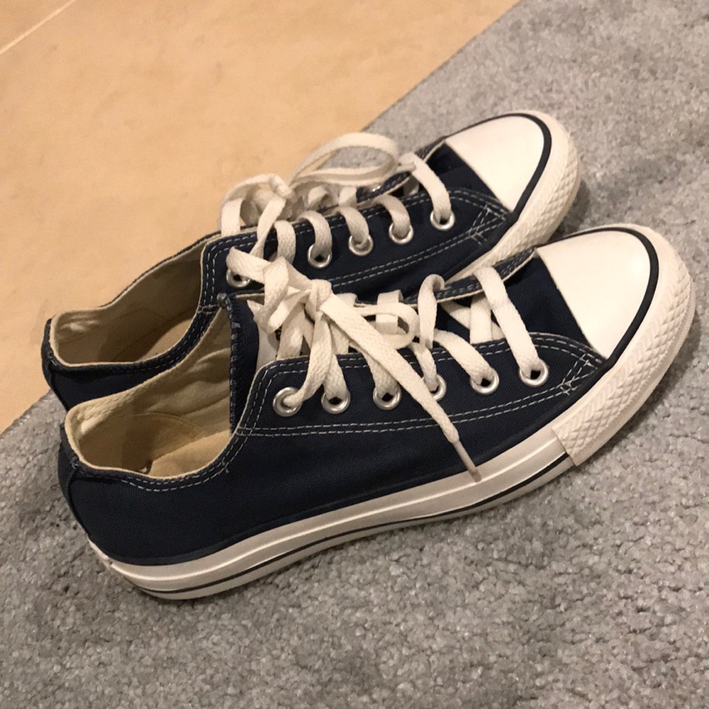 Converse - Picture 2 of 5